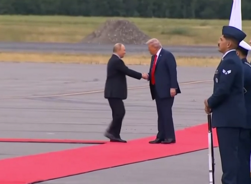  Трамп і Путін зустрілися 